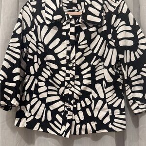Black and White Abstract Print Button-Up Chico Jacket